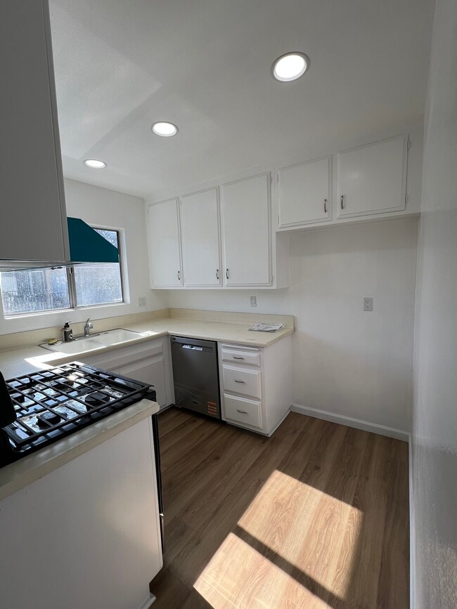 Building Photo - 2626 W Aurora St Unit 4