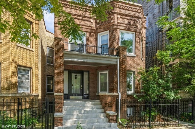 Building Photo - 3721 N Ashland Ave Unit 1 Rental