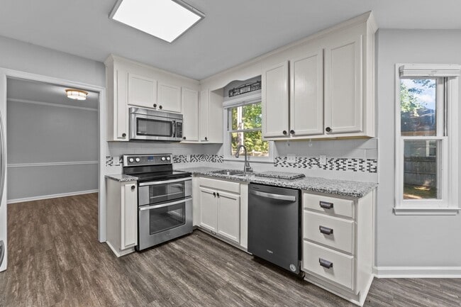 Photo - Beautifully Maintained Colonial Home