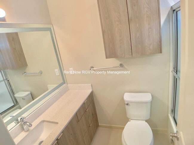 Photo - 414 Newport Ave