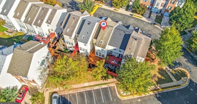 Building Photo - 4676 Deerwatch Dr