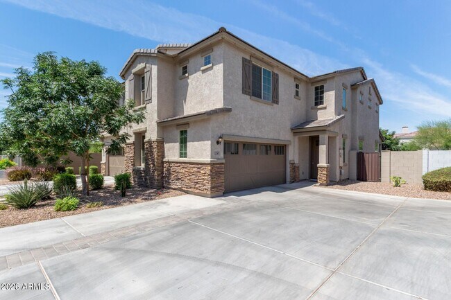 905 S Canal Dr
