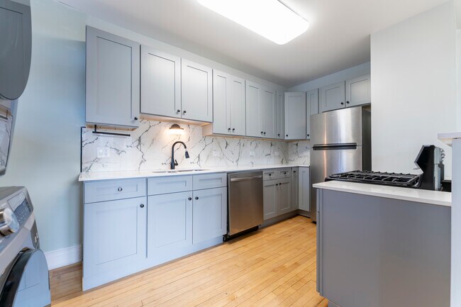 Photo - 845 Lyman Ave Unit 3S