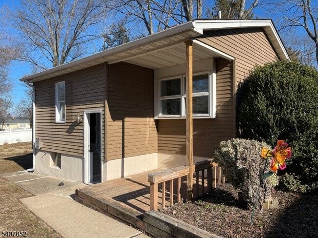 Building Photo - 820 Rhine Blvd