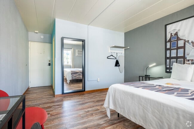 Studio, 1BA - 200SF - Bedroom/Living Room