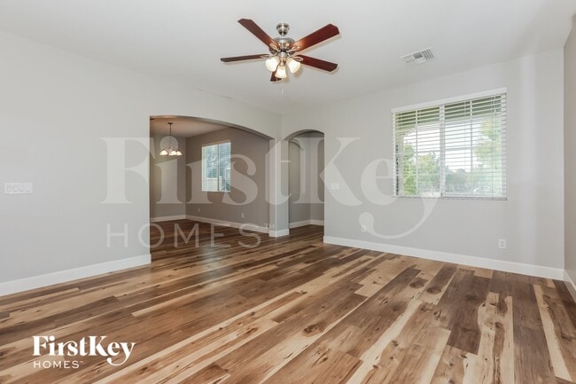 Photo - 940 S Henry Ln