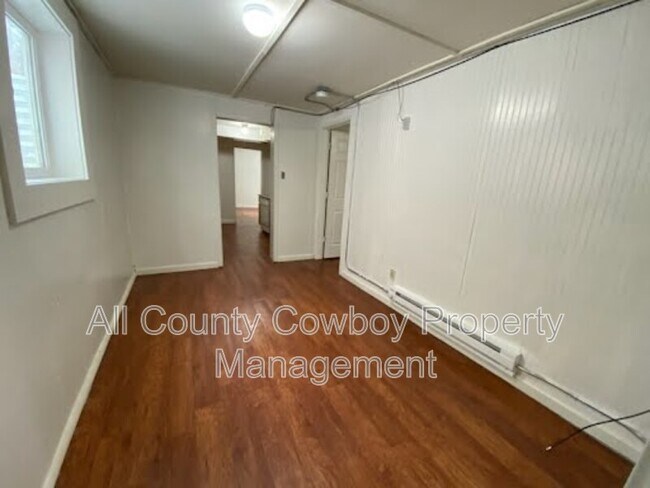 Photo - 566 N 9th St