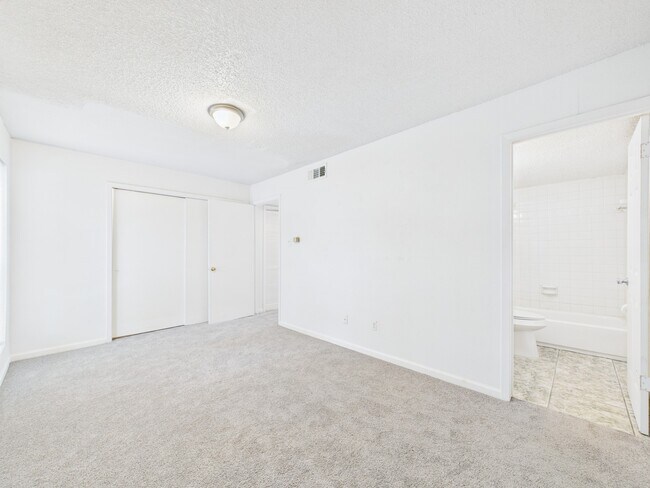 Photo - 781 Country Pl Dr