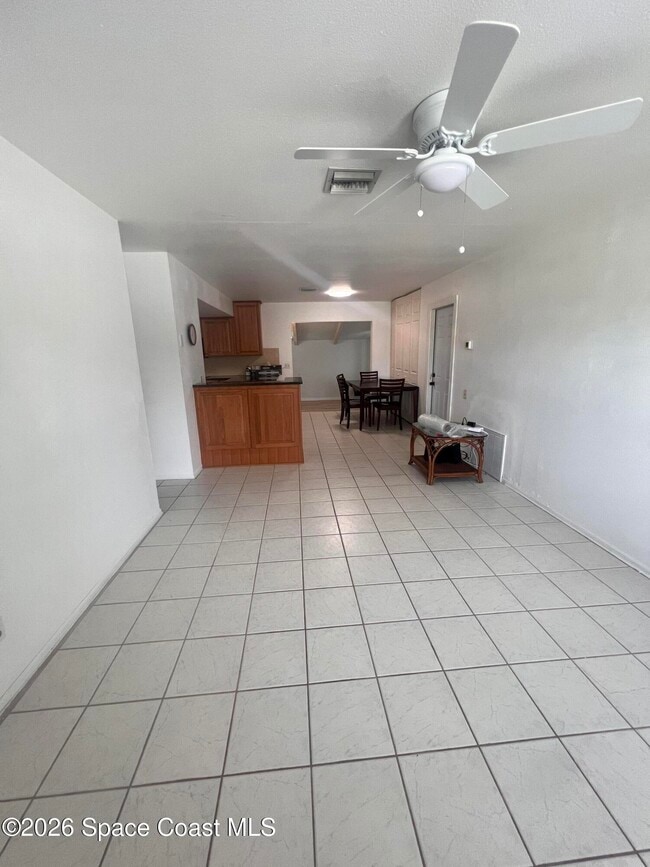 2407 Lakeview Dr