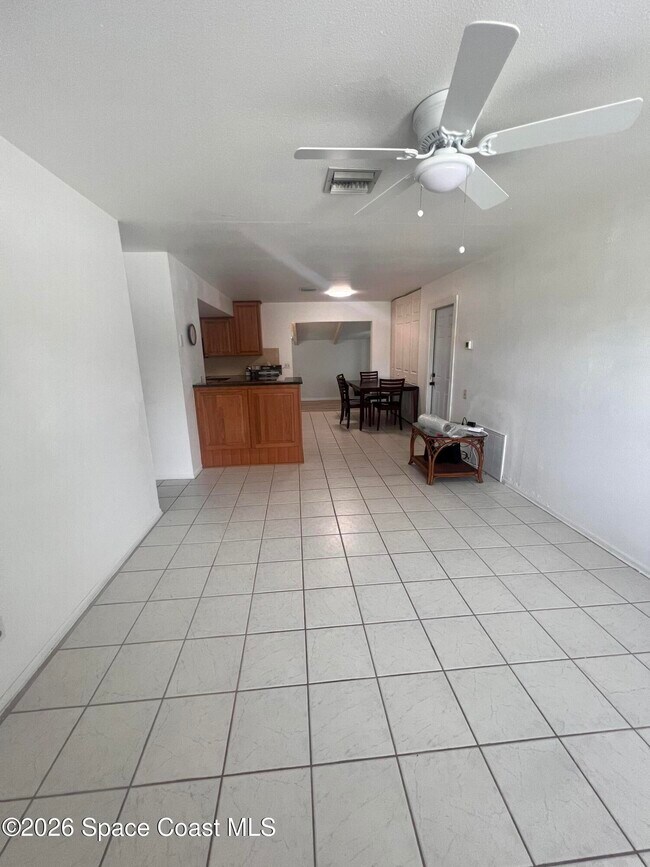Photo - 2407 Lakeview Dr