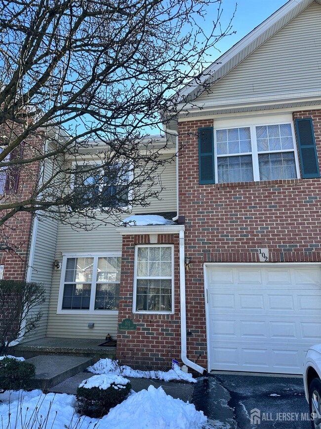 Building Photo - 102 Somerset Ct