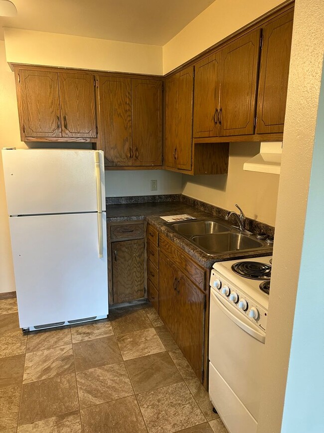 Photo - Forestview 2 Bedroom Upper Apartment Unit 1610-5