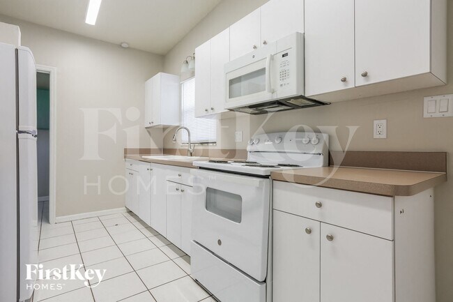 Photo - 21435 Gibralter Dr