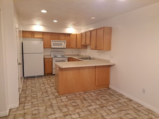 Photo - Fantastic 4bd Townhome in Provo!