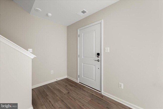 Photo - 409 18th Ave