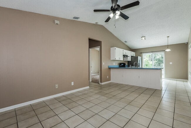 23033 Clearwater Pl