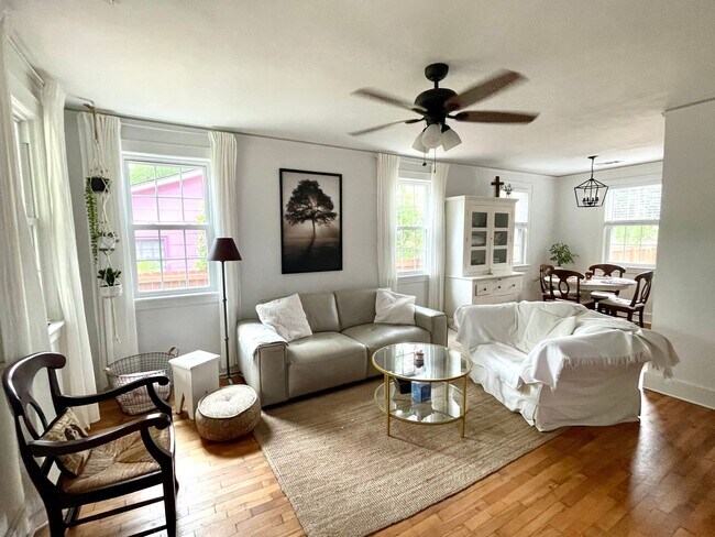 Photo - 12 W 51st St