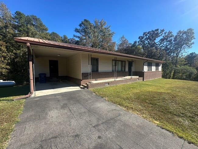 Photo - Charming 3-Bedroom, 2-Bath Home in Peacefu...