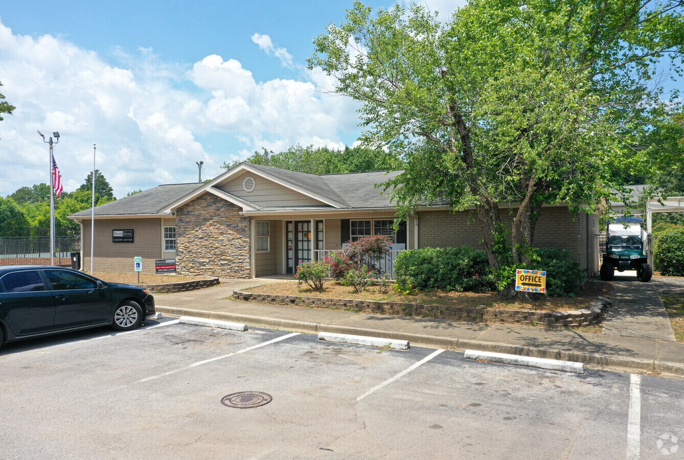 Village Square Landings Apartments For Rent In Birmingham Al Forrent Com Village Square Landings Apartments For Rent In Birmingham Al Forrent Com