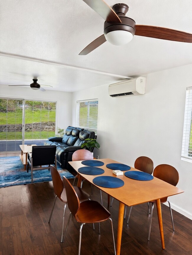 Open plan living and dining space - 74-5051 Malia Pl Unit 1