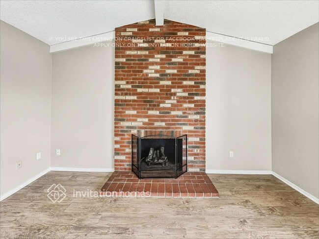 Photo - 5651 Louise St