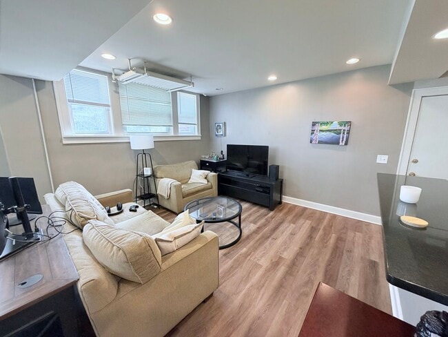 Photo - X-Large One Bedroom with Huge Kitchen, Bathroom, and Reserved Parking!! Unit 101