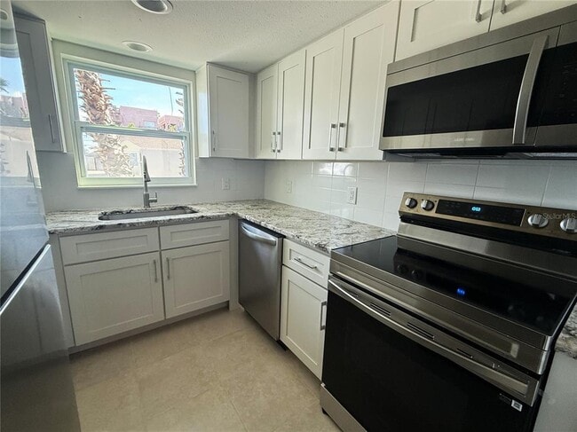 Photo - 14120 Palm St Unidad 101