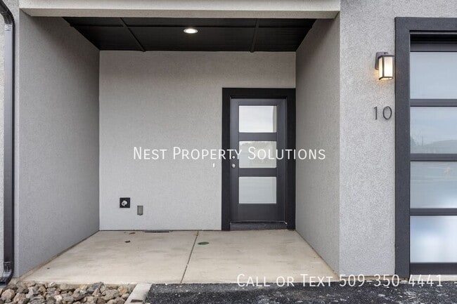 Photo - 601 S Dorsing St Unit B