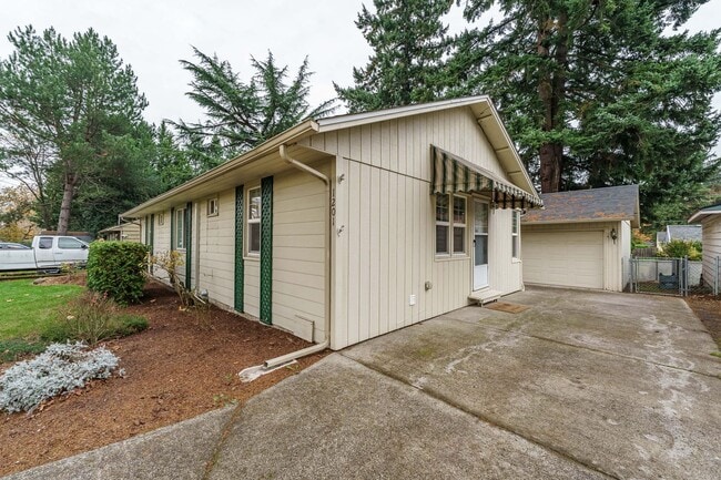 Building Photo - Krug 1201-1203 Unit 1201