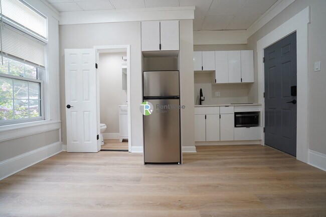 Building Photo - 142 Dorchester St Rental