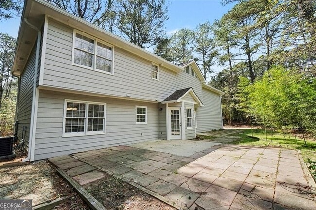 175 Woodsong Dr