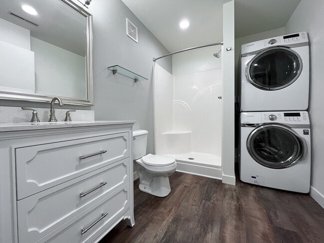 Photo - 2322 College St Unit 1