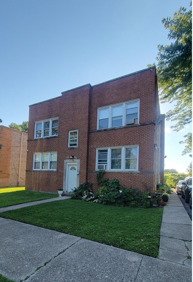 Building Photo - 6542 N Hoyne Ave Unit 2N Rental