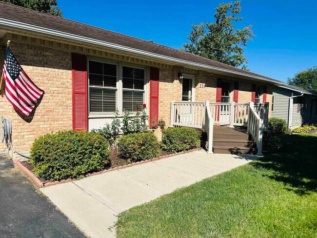 Photo - 219 Palm Dr