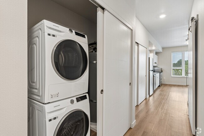 Studio - 528SF - Laundry