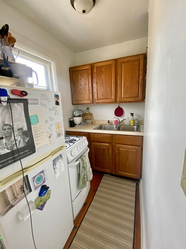 Photo - 947 E Gorham St Unidad 2