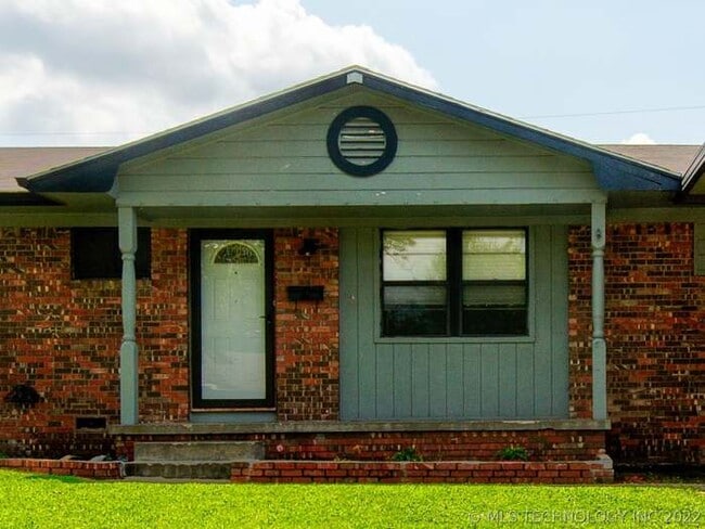 Photo - 10208 E 7th St