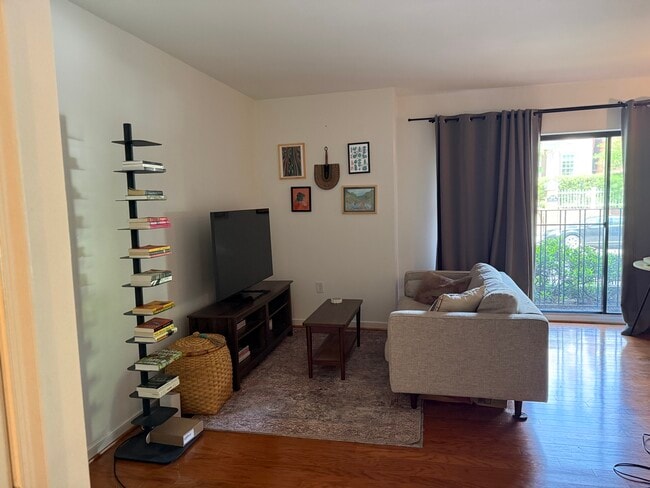 Photo - 2012 Wyoming Ave NW Unit 103