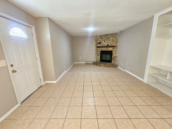 Photo - 6301 Breezewood St