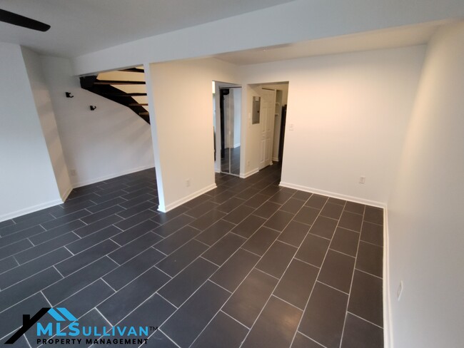 Photo - 220 Elizabeth St Unit B6