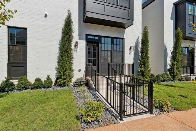 Photo - 18821 Selah Wy