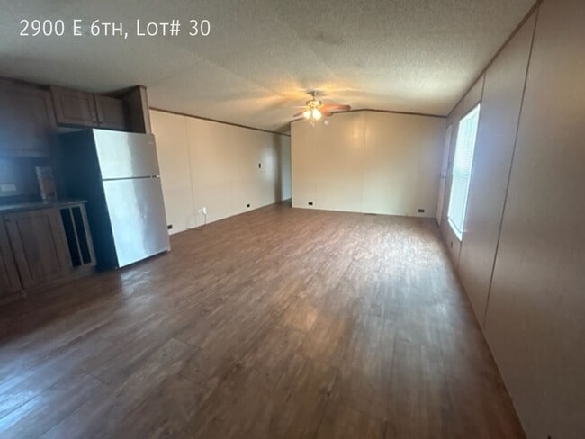 Photo - 2900 E 6th Ave