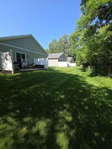 Photo - 418 W Ellen St