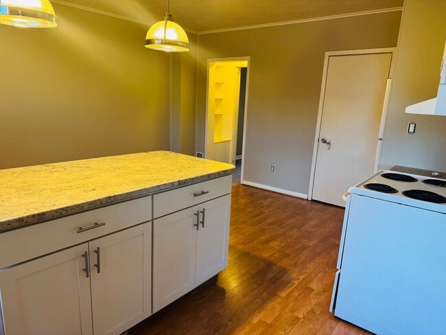 Photo - 253 W 17th St Unit 253 1/2 W 17th St