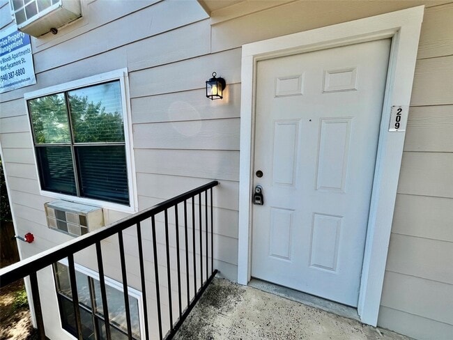 Photo - 701 W Sycamore St Unit 209