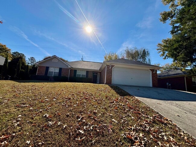 Photo - 666 Wellington Dr