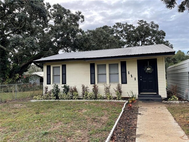 Building Photo - Adorable 2 bed/ 1 bath home in Seffner!!