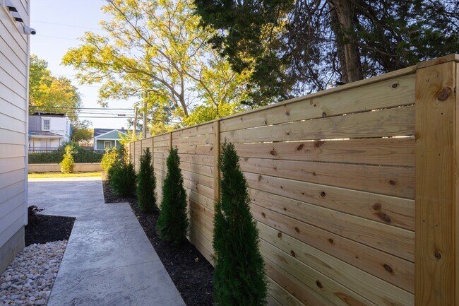 Photo - 1619 N 28th St