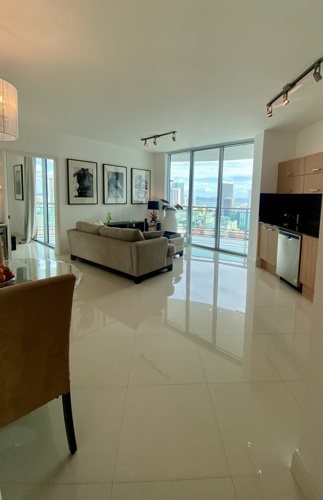 Building Photo - 350 S Miami Ave Rental