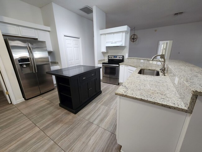 Photo - Beautiful 4 bedroom 2 bath Home